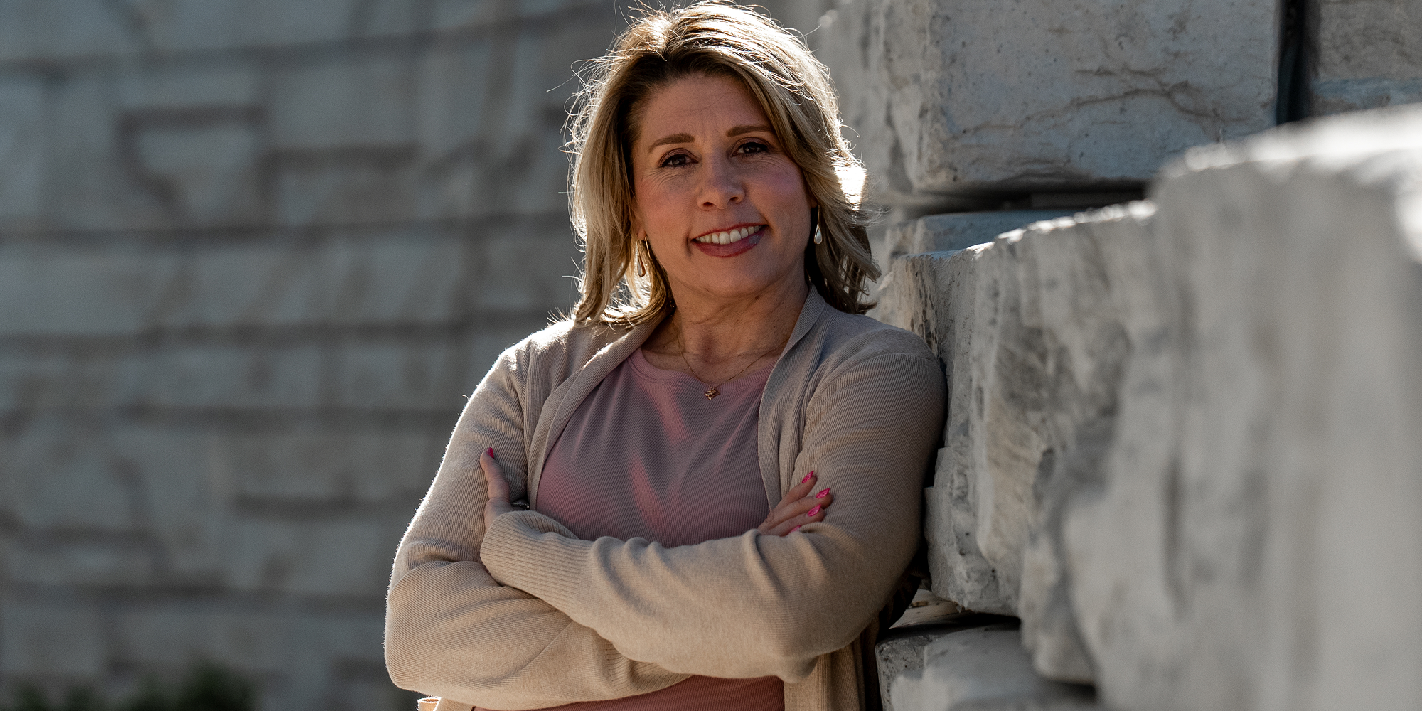 Amanda Bell outside portrait